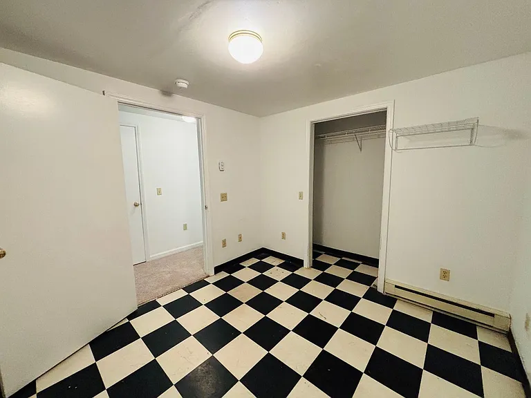 435 Wakeman Ct — Photo 17