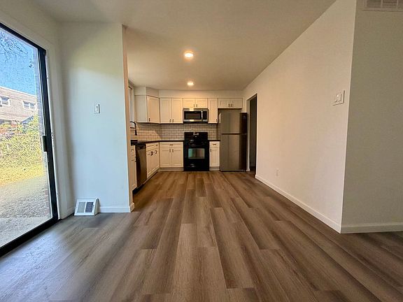 5th image of 1414 N 11th St