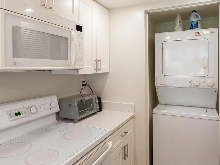 20 Greenbrier St #3-105 — Photo 11