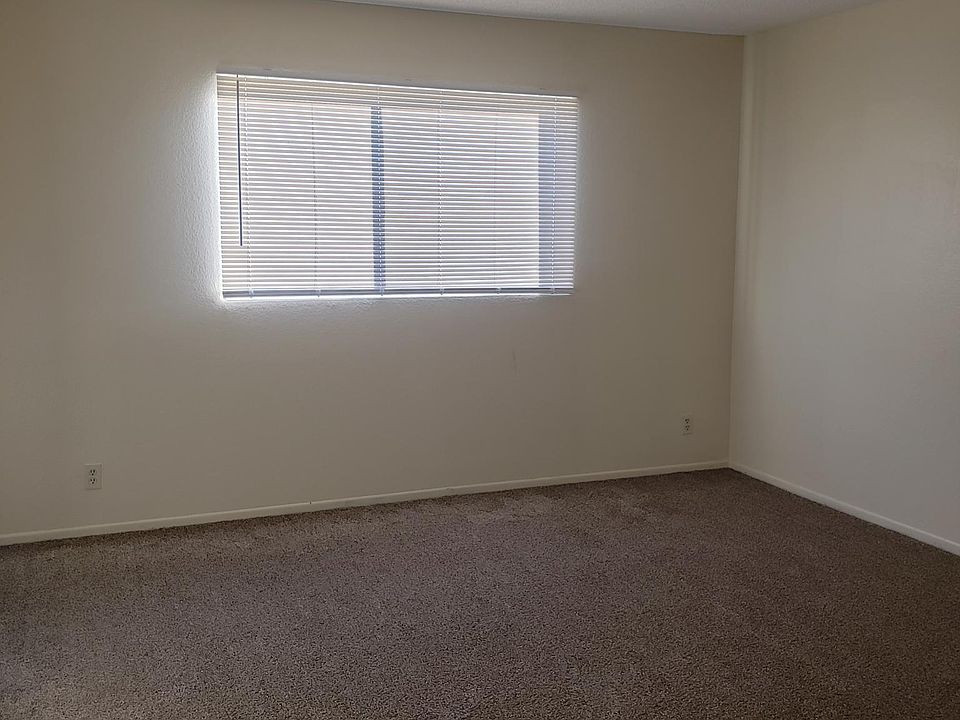 2nd image of 14132 S Prairie Ave #5