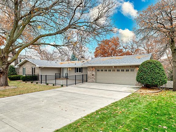3rd image of 13511 Krestwood Dr