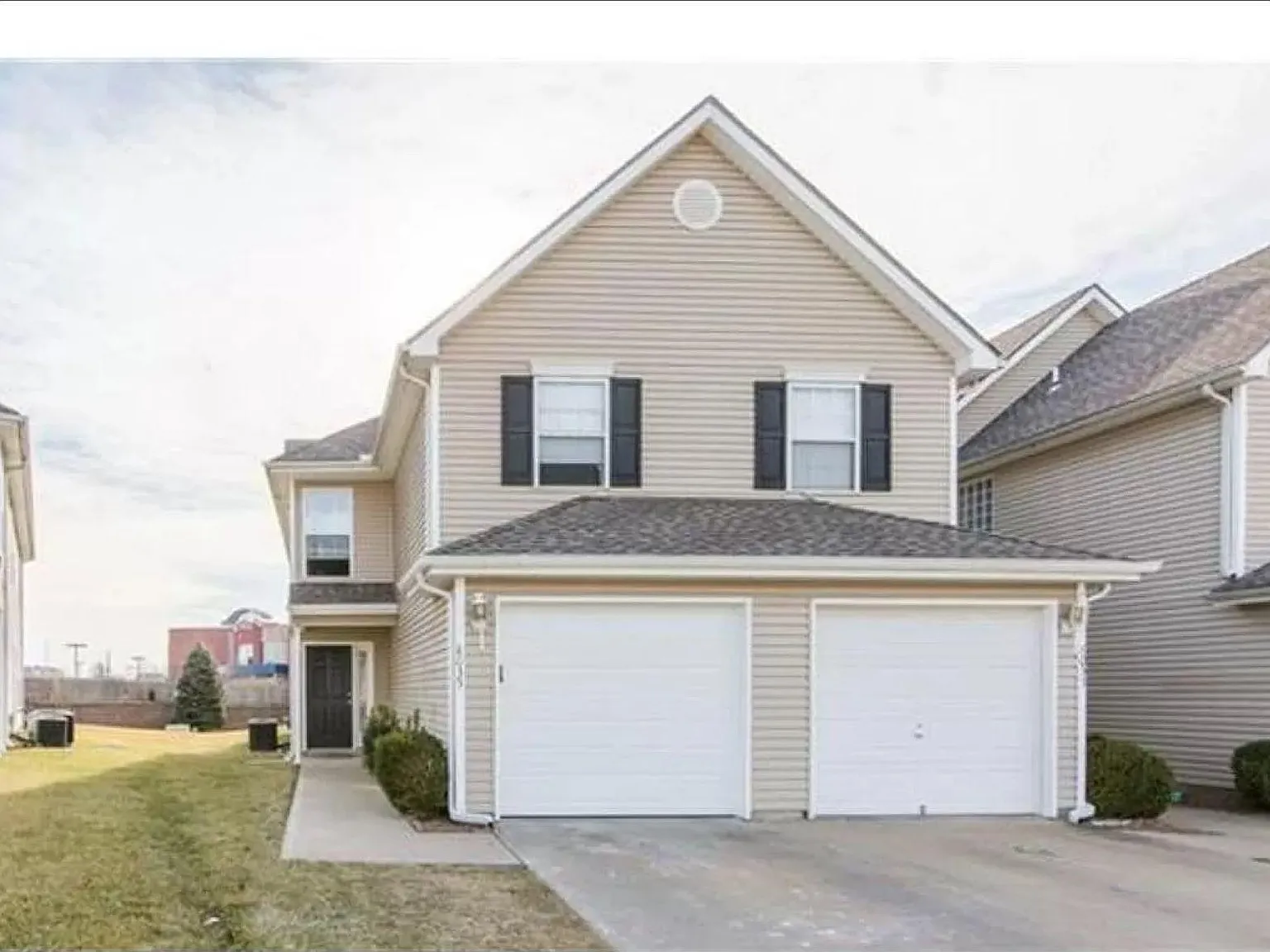 3 bed, 1500 sqft, $1,957 — Photo 1