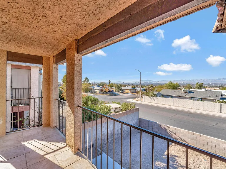 2257 Exeter Dr #D — Photo 6