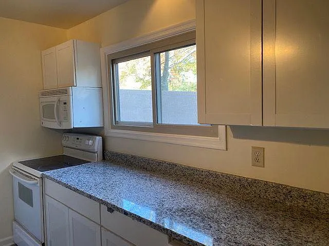 2 bed, 2.5 bath, 1152 sqft, $2,075 — Photo 4