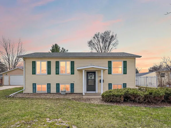 1866 38th St NW, Rochester, MN 55901