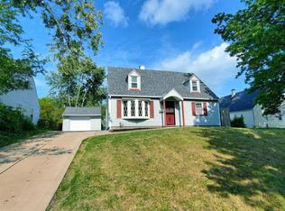 19707 Meadowlark Ln, Warrensville Heights, OH 44128