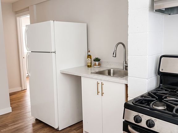 3rd image of 7951 Thormanby Cres #32