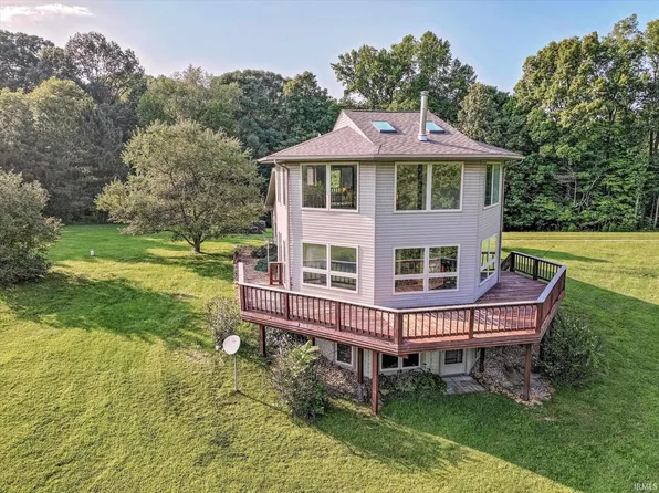 2642 E Macel Rd, Bloomfield, IN 47424