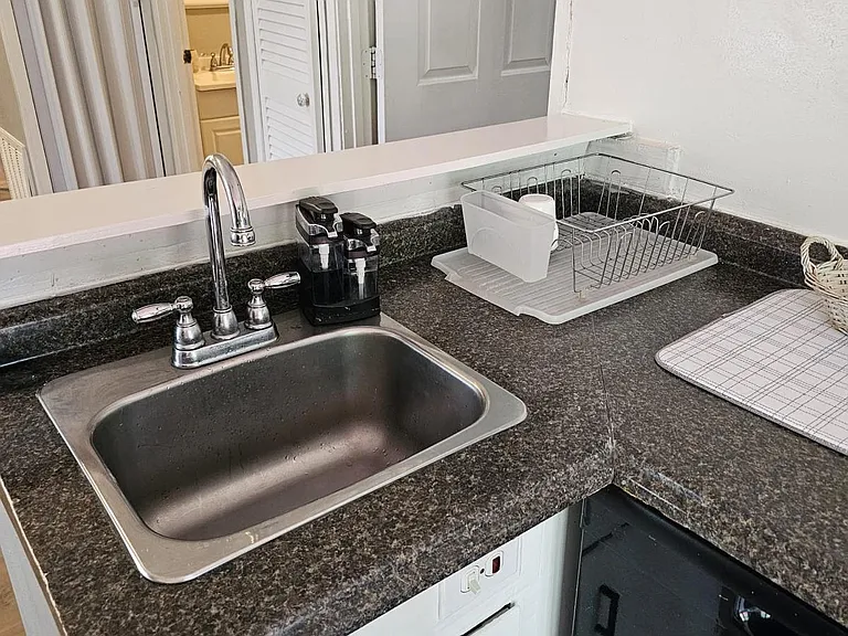 1602 Pepper Dr — Photo 8