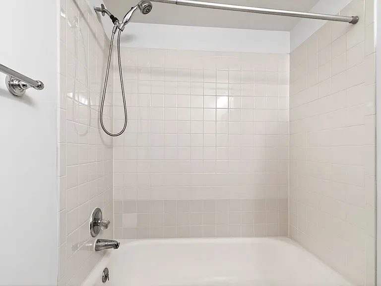 1010 Nicholwood Dr #103 — Photo 7