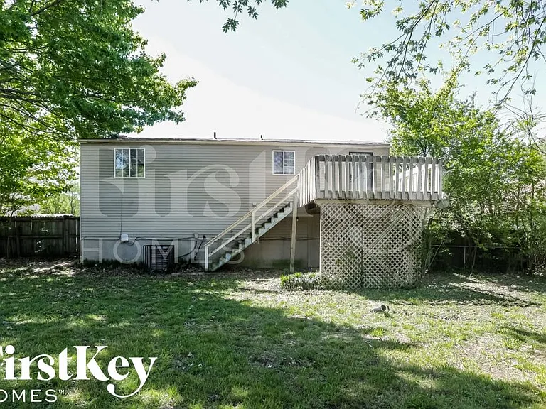 4321 Castle Heights Dr — Photo 15