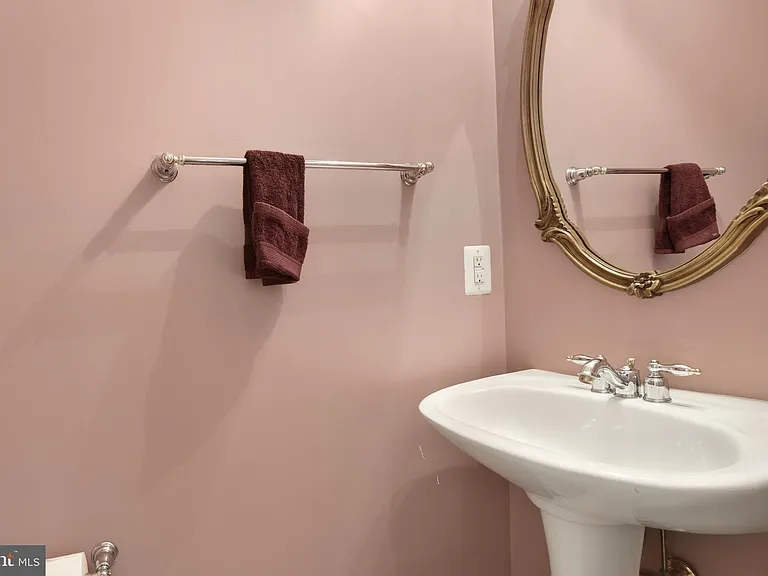 8416 Churchside Dr — Photo 73