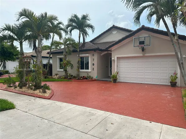 8792 NW 167th St, Miami Lakes, FL 33018