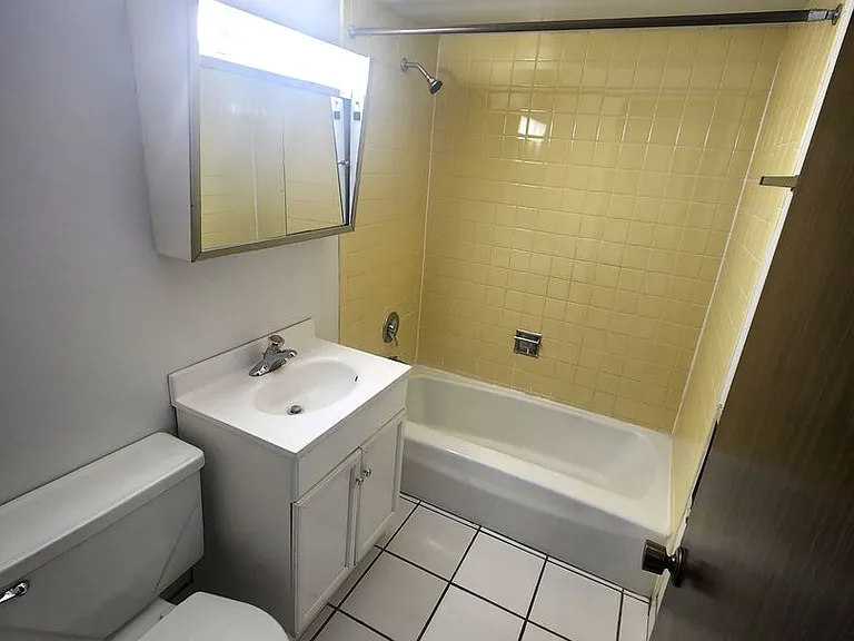 1140 Lathrop Ave — Photo 7