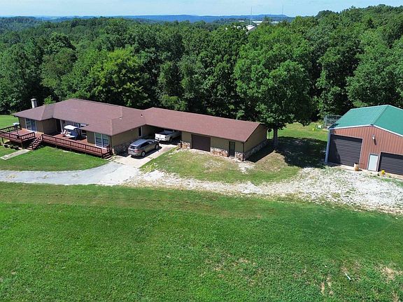 3rd image of 414 Lakeside Trl