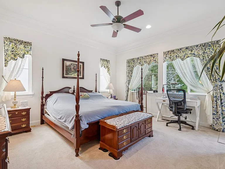 213 Grebe Dr — Photo 7
