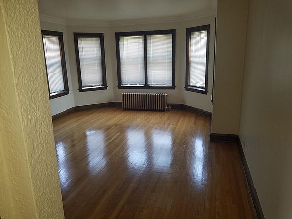 3rd image of 1404 N Austin Blvd APT 3
