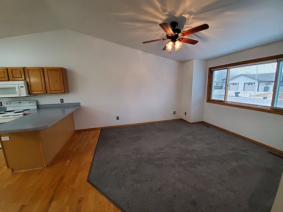 2nd image of 330 W Daffodil Dr APT A