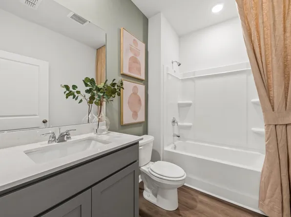 810 Meadowbrook Ln, Summerville, SC 29486