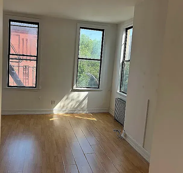 156 Calyer St #3R — Photo 3