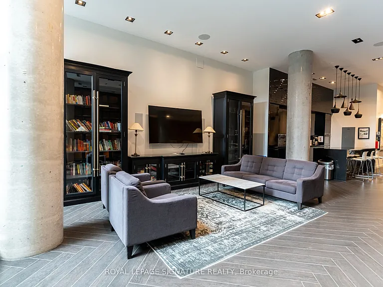 90 Broadview Ave #717 — Photo 25
