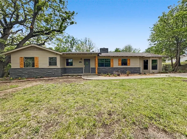 1421 E 18th St, Ada, OK 74820