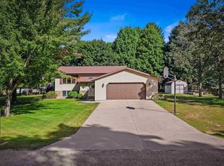 W7734 Buttercup Ln, Wautoma, WI 54982