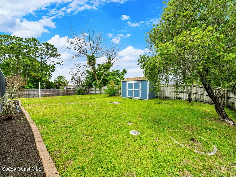831 Koln Ct NW — Photo 31