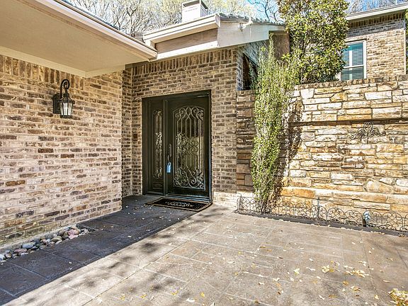 2nd image of 6235 Twin Oaks Cir