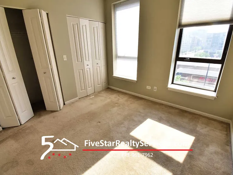 343 W Old Town Ct #409 — Photo 9