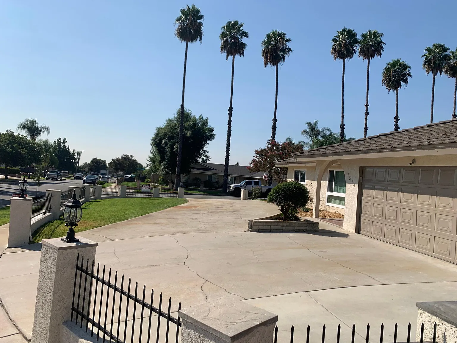 3 bed, 1725 sqft, $3,480 — Photo 3
