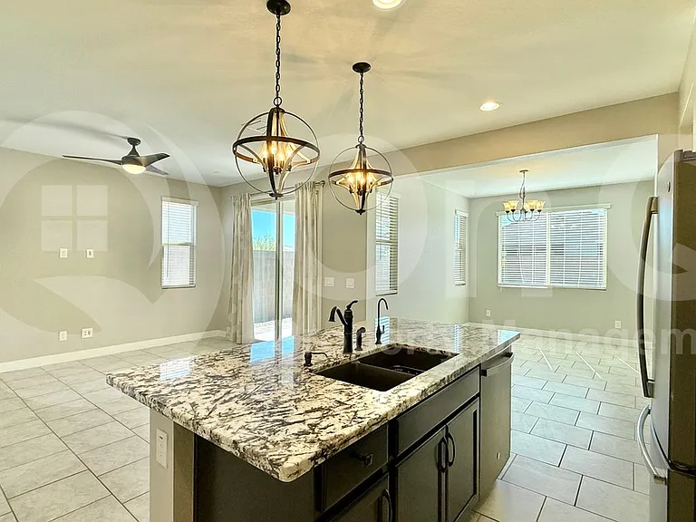 17875 W Sandalwood Dr — Photo 4
