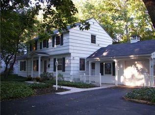 2526 Oakview Dr, Rochester, NY 14617