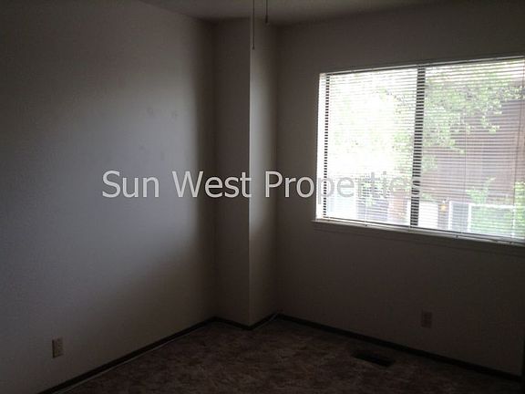 4th image of 1701 Cliffside Dr APT B