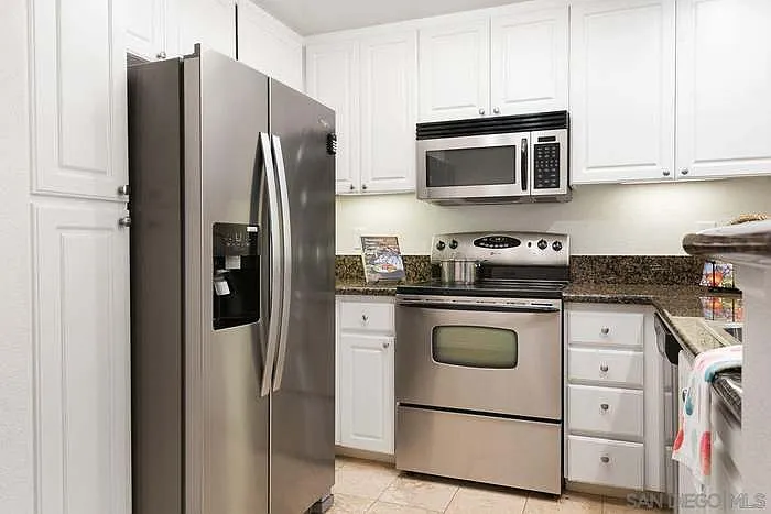 9263 Regents Rd #B207 — Photo 6