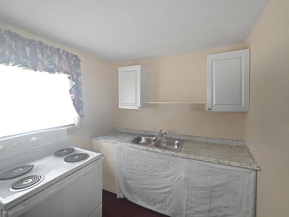 3rd image of 914 N 13th N Street