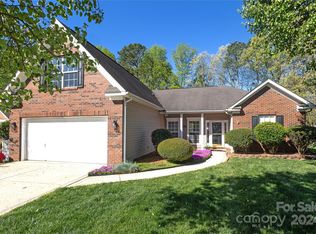 3014 Windsor Meadow Ln, Matthews, NC 28105