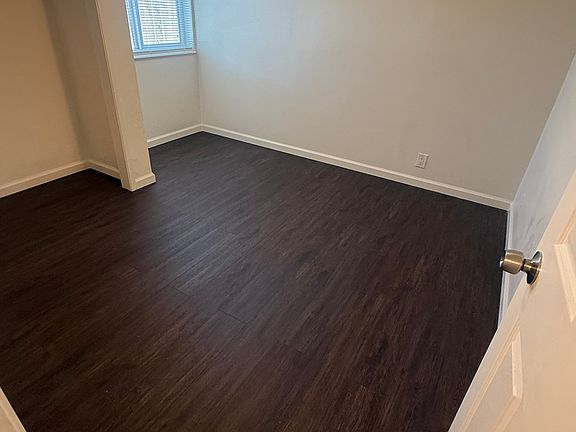 4th image of 730 Stewart St APT 7