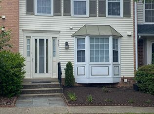 5767 Ridge View Dr, Alexandria, VA 22310