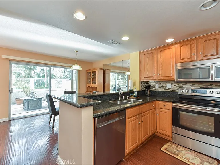 145 Stanford Ct #35 — Photo 9