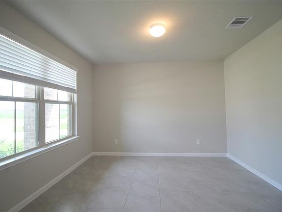 4th image of 29607 Kettle Creek Ct