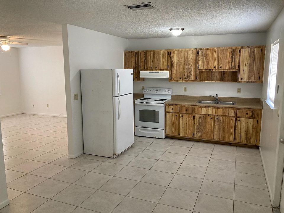 1st image of 3077 Jennings Ave