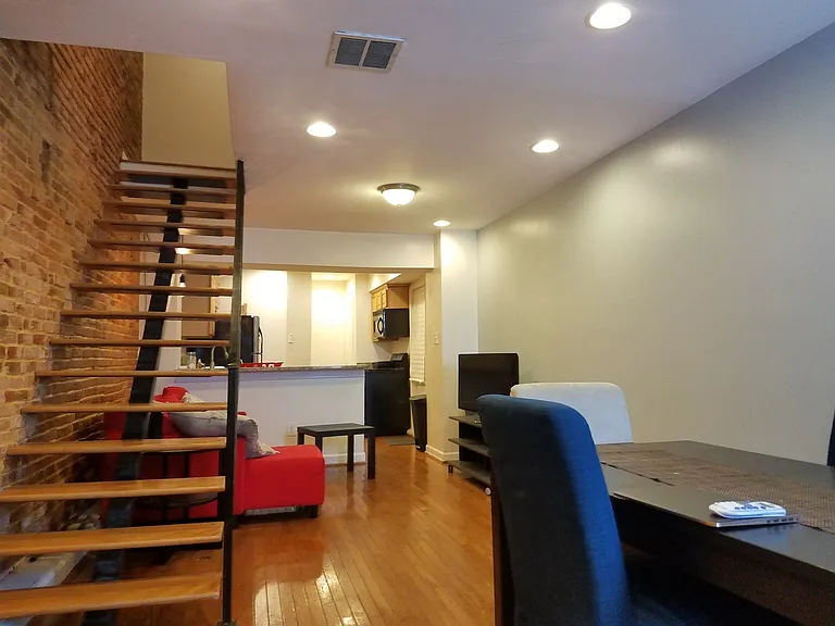 2216 Portugal St — Photo 4