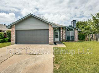 5208 Livermore Dr, Arlington, TX 76017
