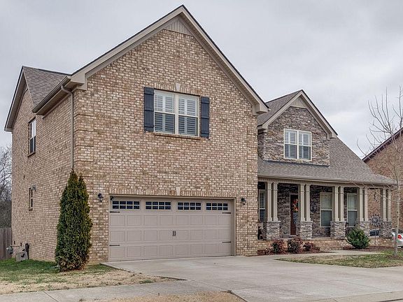 3rd image of 367 Goodman Dr