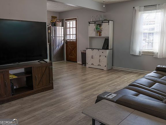 5th image of 1638 Prospect Rd