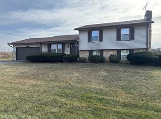 12143 E Oxford Rd, Columbus, IN 47203