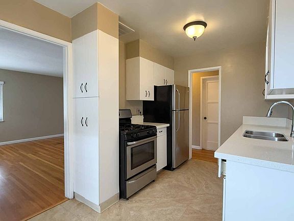 5th image of 8447 La Mesa Blvd #1