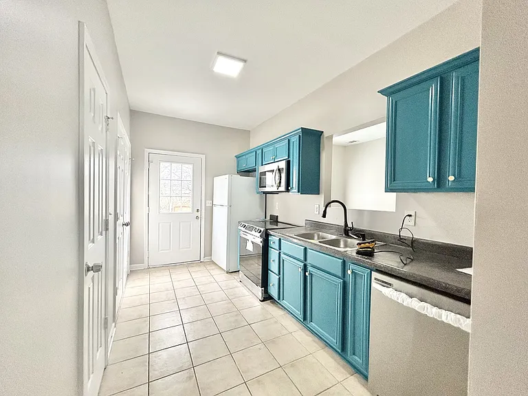 1026 Wheel House Ln #H — Photo 3