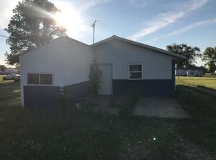 505 Ash St, Edgewood, IL 62426